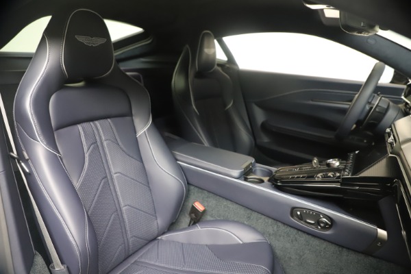 New 2025 Aston Martin Vantage for sale $243,000 at Bugatti of Greenwich in Greenwich CT 06830 24