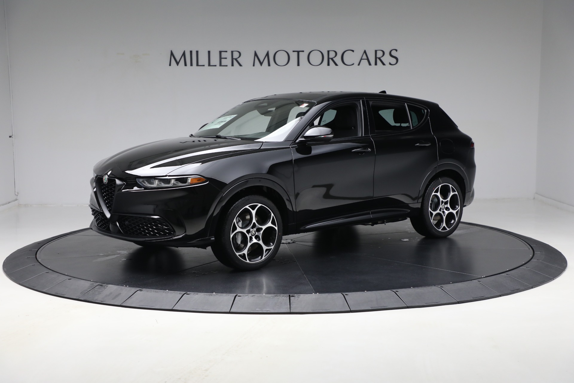 New 2025 Alfa Romeo Tonale for sale $53,625 at Bugatti of Greenwich in Greenwich CT 06830 1