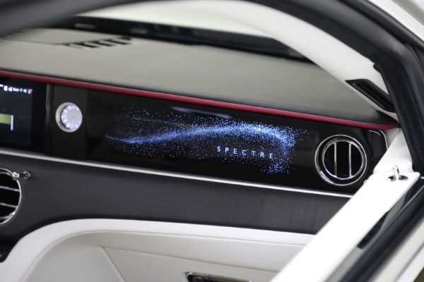 Used 2025 Rolls-Royce Spectre for sale $409,900 at Bugatti of Greenwich in Greenwich CT 06830 23