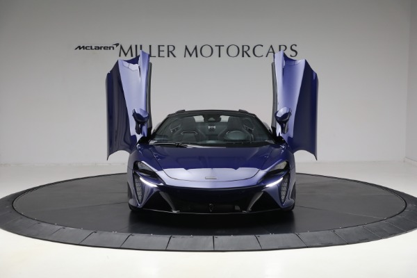 New 2025 McLaren Artura Spider TechLux for sale $327,158 at Bugatti of Greenwich in Greenwich CT 06830 13