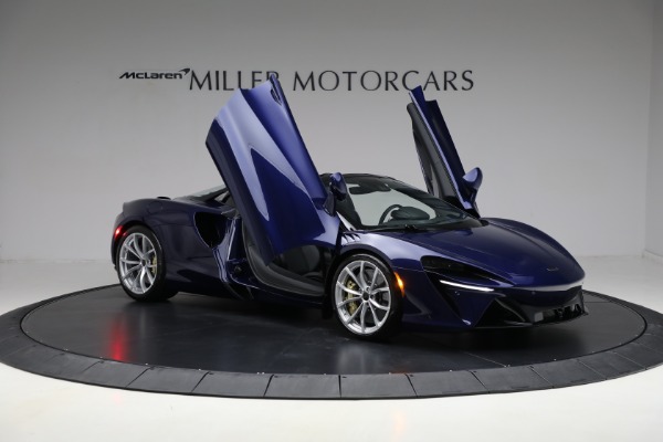 New 2025 McLaren Artura Spider TechLux for sale $327,158 at Bugatti of Greenwich in Greenwich CT 06830 20