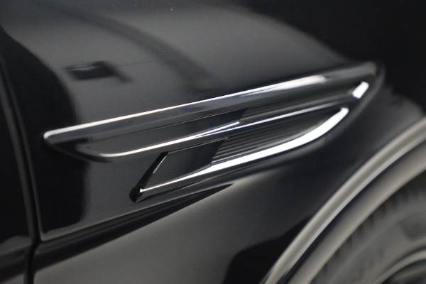 New 2025 Bentley Bentayga V8 for sale $228,900 at Bugatti of Greenwich in Greenwich CT 06830 15