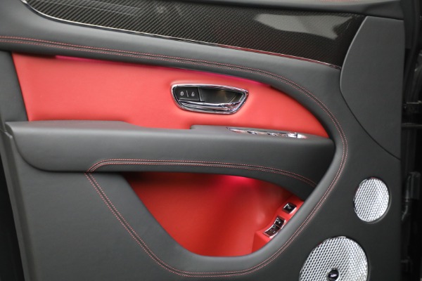 New 2025 Bentley Bentayga V8 for sale $228,900 at Bugatti of Greenwich in Greenwich CT 06830 21