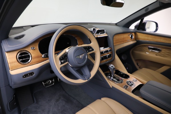 Used 2025 Bentley Bentayga EWB Azure V8 for sale $239,900 at Bugatti of Greenwich in Greenwich CT 06830 17