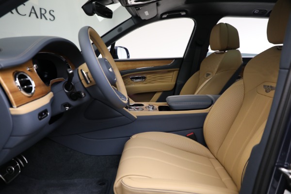 Used 2025 Bentley Bentayga EWB Azure V8 for sale $239,900 at Bugatti of Greenwich in Greenwich CT 06830 18