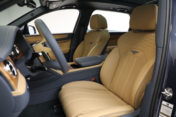 Used 2025 Bentley Bentayga EWB Azure V8 for sale $239,900 at Bugatti of Greenwich in Greenwich CT 06830 19