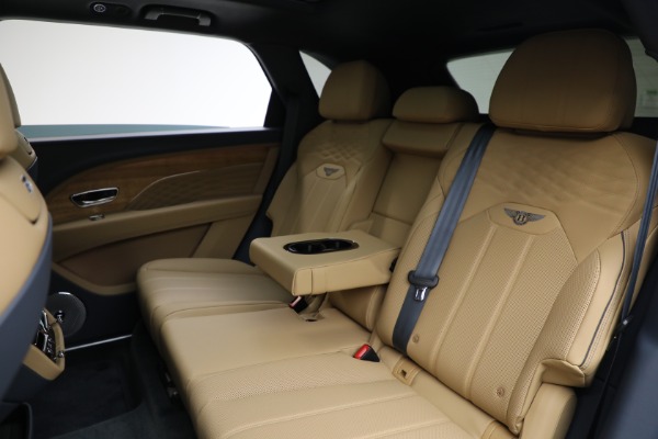 Used 2025 Bentley Bentayga EWB Azure V8 for sale $239,900 at Bugatti of Greenwich in Greenwich CT 06830 23