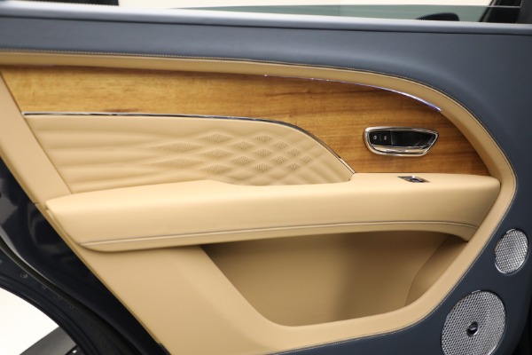 Used 2025 Bentley Bentayga EWB Azure V8 for sale $239,900 at Bugatti of Greenwich in Greenwich CT 06830 24