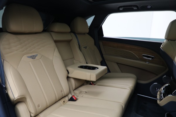 Used 2025 Bentley Bentayga EWB Azure V8 for sale $239,900 at Bugatti of Greenwich in Greenwich CT 06830 28