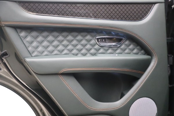 New 2025 Bentley Bentayga S Black Edition for sale $289,790 at Bugatti of Greenwich in Greenwich CT 06830 28
