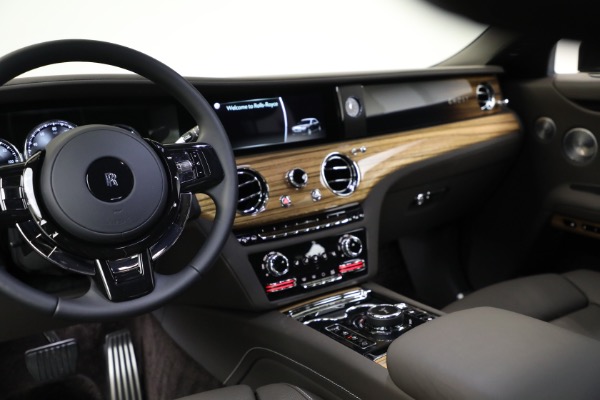 Used 2024 Rolls-Royce Ghost for sale $299,900 at Bugatti of Greenwich in Greenwich CT 06830 12