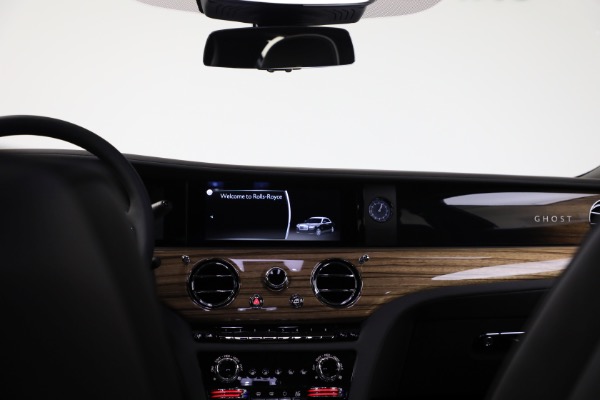 Used 2024 Rolls-Royce Ghost for sale $299,900 at Bugatti of Greenwich in Greenwich CT 06830 4