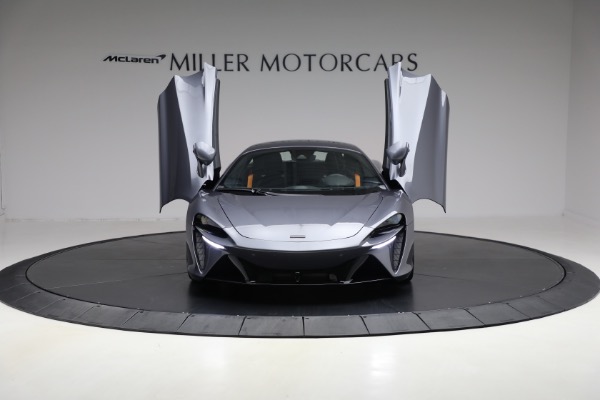 Used 2025 McLaren Artura Vision for sale $292,398 at Bugatti of Greenwich in Greenwich CT 06830 13