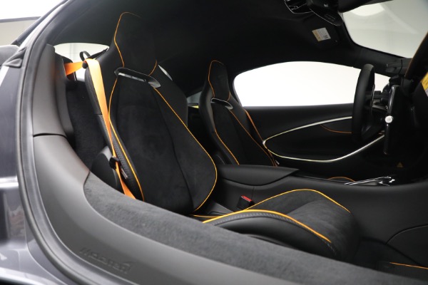 Used 2025 McLaren Artura Vision for sale $292,398 at Bugatti of Greenwich in Greenwich CT 06830 25