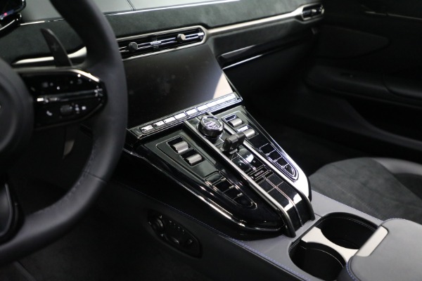 Used 2025 Aston Martin Vantage for sale $196,900 at Bugatti of Greenwich in Greenwich CT 06830 22