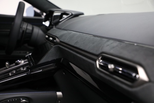 Used 2025 Aston Martin Vantage for sale $196,900 at Bugatti of Greenwich in Greenwich CT 06830 24