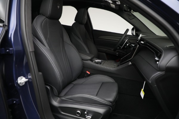 New 2025 Maserati Grecale Trofeo for sale Sold at Bugatti of Greenwich in Greenwich CT 06830 19