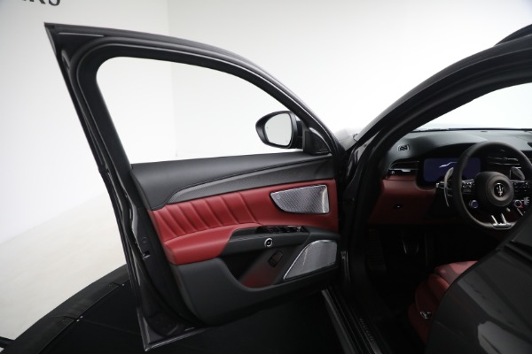 New 2025 Maserati Grecale Trofeo for sale $118,531 at Bugatti of Greenwich in Greenwich CT 06830 25