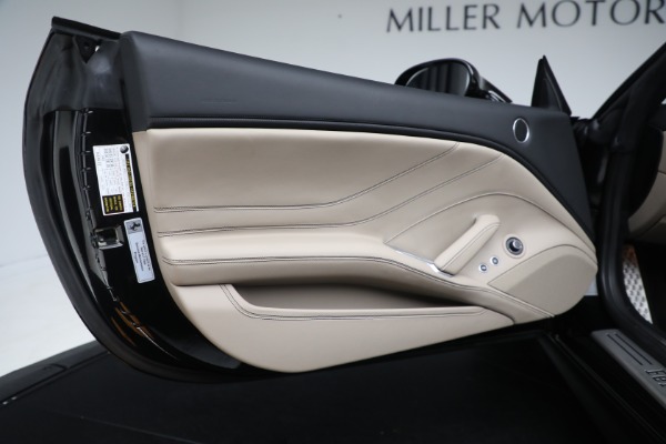 Used 2016 Ferrari California T for sale $122,900 at Bugatti of Greenwich in Greenwich CT 06830 18