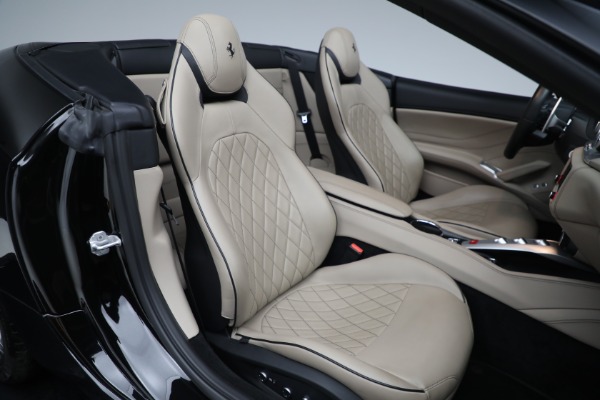 Used 2016 Ferrari California T for sale $122,900 at Bugatti of Greenwich in Greenwich CT 06830 21