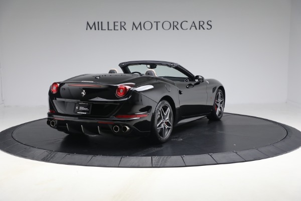 Used 2016 Ferrari California T for sale $122,900 at Bugatti of Greenwich in Greenwich CT 06830 8