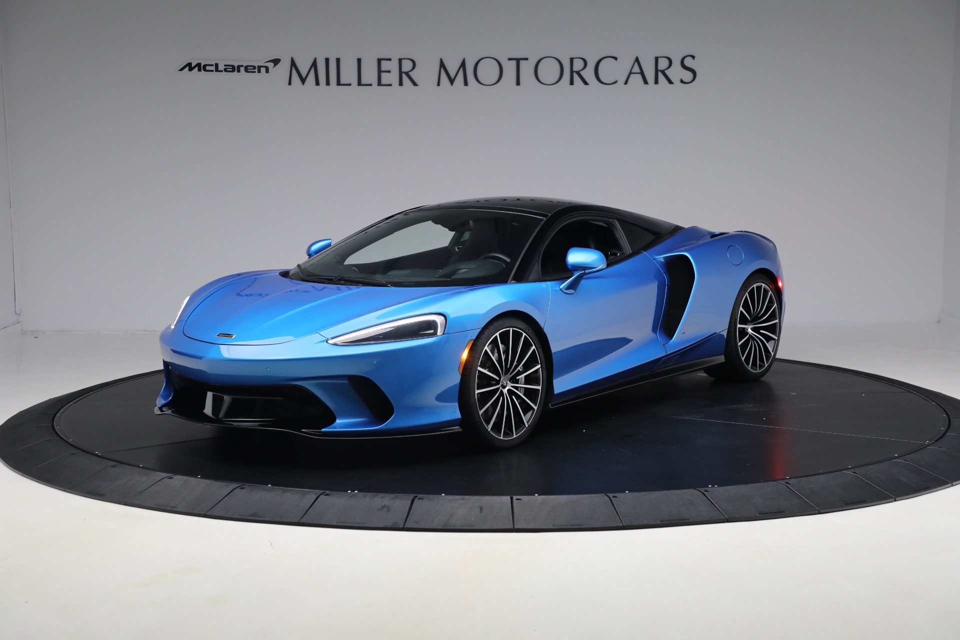 Used 2021 McLaren GT Luxe for sale $149,900 at Bugatti of Greenwich in Greenwich CT 06830 1
