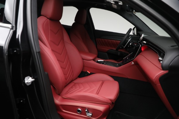 New 2025 Maserati Grecale for sale $83,405 at Bugatti of Greenwich in Greenwich CT 06830 17