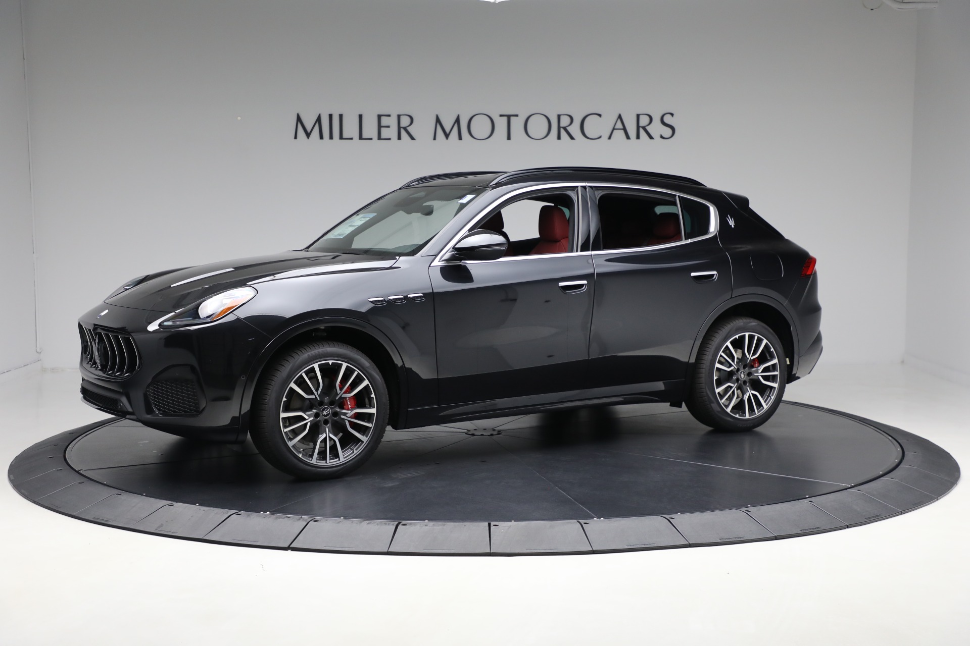 New 2025 Maserati Grecale for sale $83,405 at Bugatti of Greenwich in Greenwich CT 06830 1