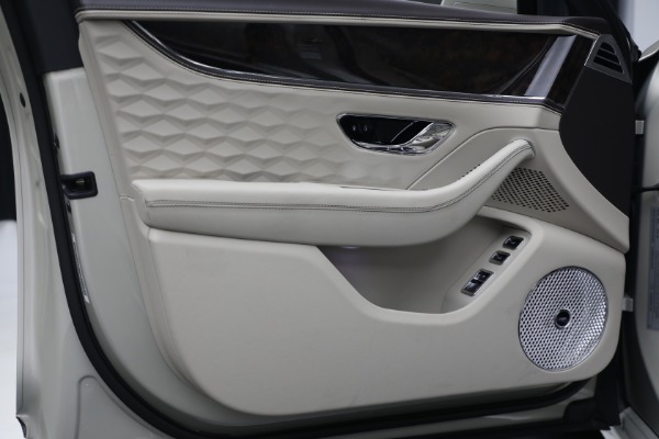 New 2025 Bentley Flying Spur Speed for sale $301,900 at Bugatti of Greenwich in Greenwich CT 06830 17