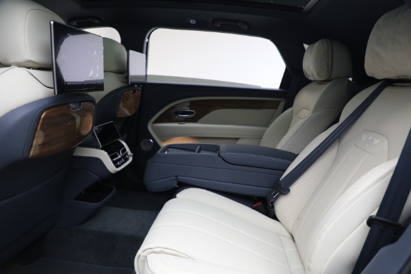 New 2025 Bentley Bentayga EWB V8 for sale $262,915 at Bugatti of Greenwich in Greenwich CT 06830 20