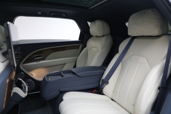 New 2025 Bentley Bentayga EWB V8 for sale $262,915 at Bugatti of Greenwich in Greenwich CT 06830 21