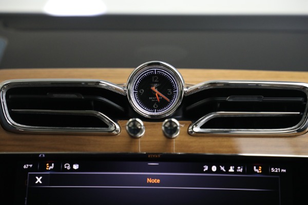 New 2025 Bentley Bentayga EWB V8 for sale $262,915 at Bugatti of Greenwich in Greenwich CT 06830 22
