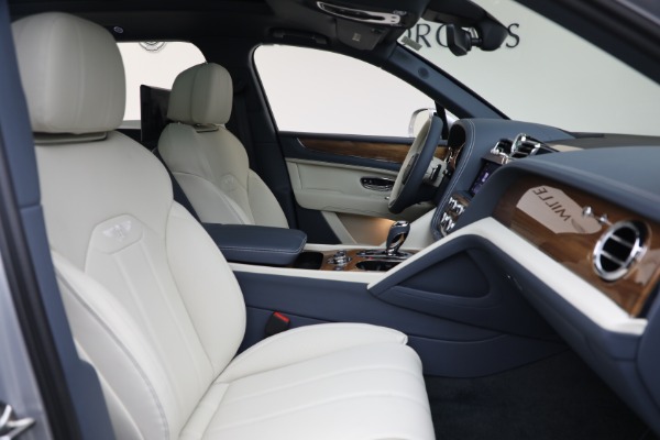 New 2025 Bentley Bentayga EWB V8 for sale $262,915 at Bugatti of Greenwich in Greenwich CT 06830 24