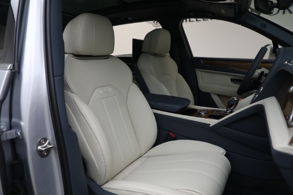 New 2025 Bentley Bentayga EWB V8 for sale $262,915 at Bugatti of Greenwich in Greenwich CT 06830 25