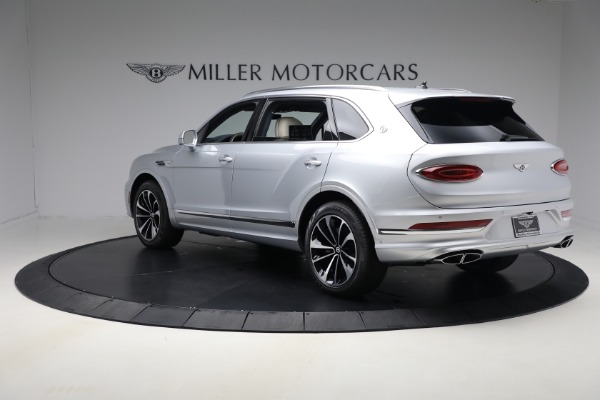 New 2025 Bentley Bentayga EWB V8 for sale $262,915 at Bugatti of Greenwich in Greenwich CT 06830 3