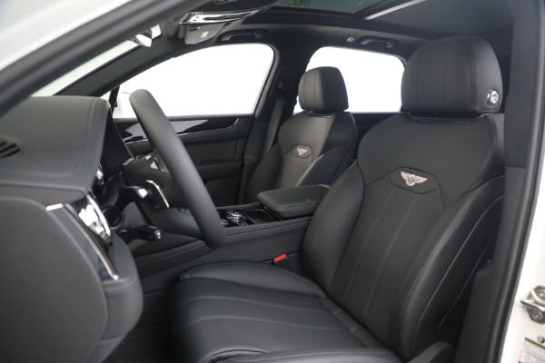 New 2025 Bentley Bentayga V8 for sale $199,900 at Bugatti of Greenwich in Greenwich CT 06830 17