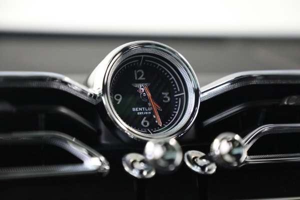 New 2025 Bentley Bentayga V8 for sale $199,900 at Bugatti of Greenwich in Greenwich CT 06830 22