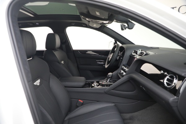 New 2025 Bentley Bentayga V8 for sale $199,900 at Bugatti of Greenwich in Greenwich CT 06830 24