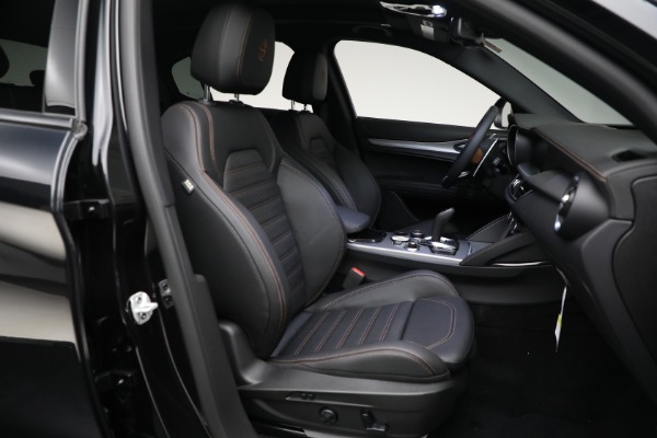 New 2025 Alfa Romeo Stelvio Intensa for sale $61,590 at Bugatti of Greenwich in Greenwich CT 06830 22