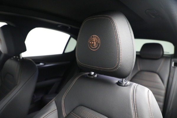 New 2025 Alfa Romeo Stelvio Intensa for sale $61,590 at Bugatti of Greenwich in Greenwich CT 06830 27