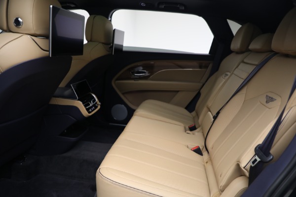 Used 2024 Bentley Bentayga EWB V8 for sale $204,900 at Bugatti of Greenwich in Greenwich CT 06830 22