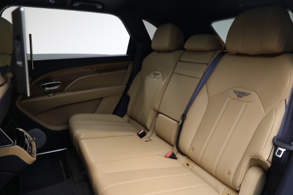 Used 2024 Bentley Bentayga EWB V8 for sale $204,900 at Bugatti of Greenwich in Greenwich CT 06830 23