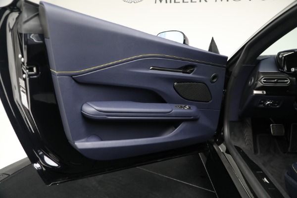 New 2026 Aston Martin Vantage for sale $240,400 at Bugatti of Greenwich in Greenwich CT 06830 16