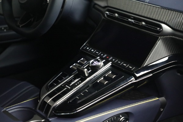 New 2026 Aston Martin Vantage for sale $240,400 at Bugatti of Greenwich in Greenwich CT 06830 27