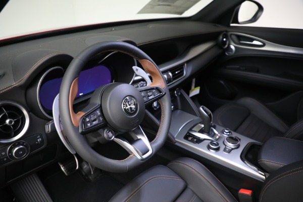 New 2025 Alfa Romeo Stelvio Intensa for sale $62,645 at Bugatti of Greenwich in Greenwich CT 06830 24