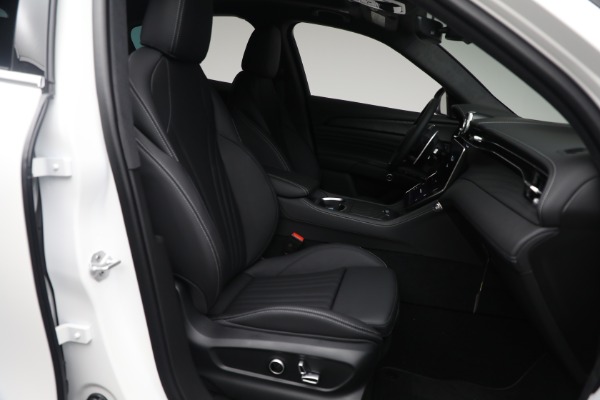 Used 2025 Maserati Grecale for sale $57,550 at Bugatti of Greenwich in Greenwich CT 06830 16