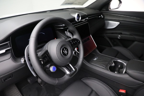 Used 2025 Maserati Grecale for sale $57,550 at Bugatti of Greenwich in Greenwich CT 06830 23