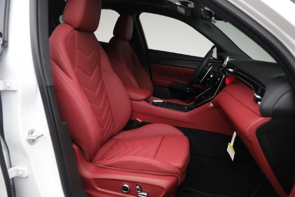 New 2025 Maserati Grecale for sale $82,286 at Bugatti of Greenwich in Greenwich CT 06830 17