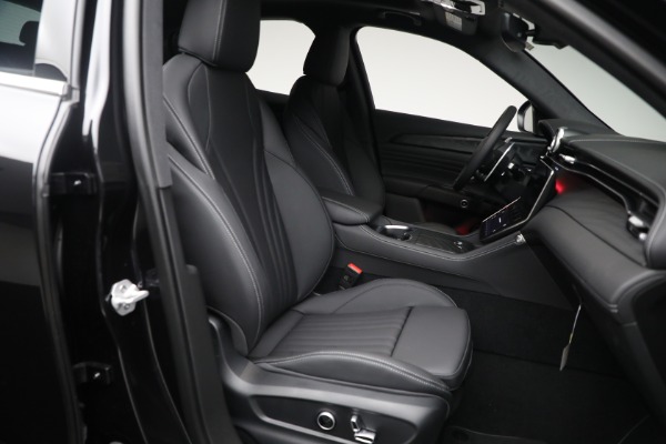 New 2025 Maserati Grecale for sale $71,739 at Bugatti of Greenwich in Greenwich CT 06830 17