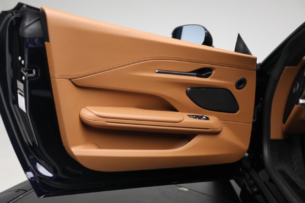 New 2026 Aston Martin Vantage for sale $240,100 at Bugatti of Greenwich in Greenwich CT 06830 16